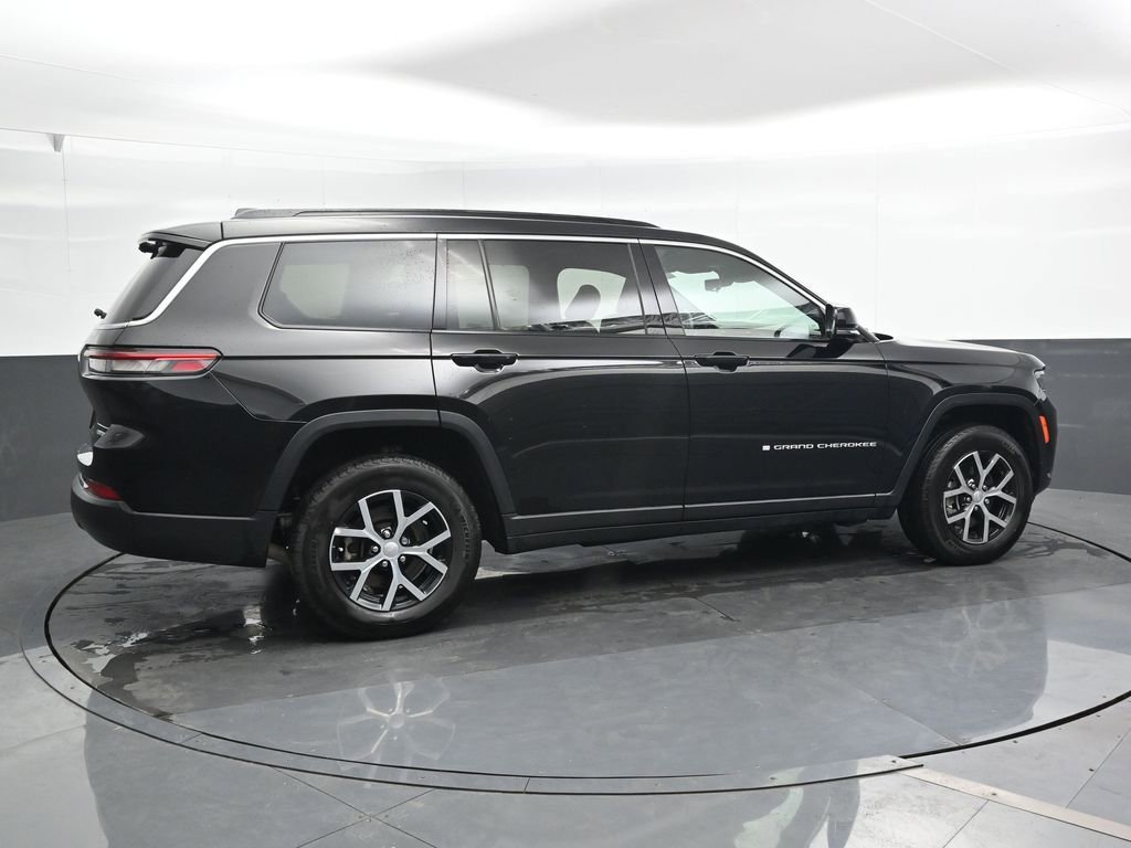 Used 2024 Jeep Grand Cherokee L Limited w/ Luxury Tech Group II image 2