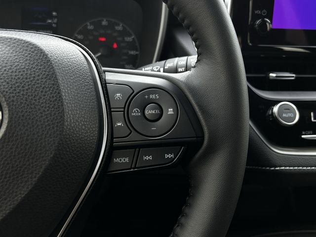 Used 2025 Toyota Corolla SE FWD image 16