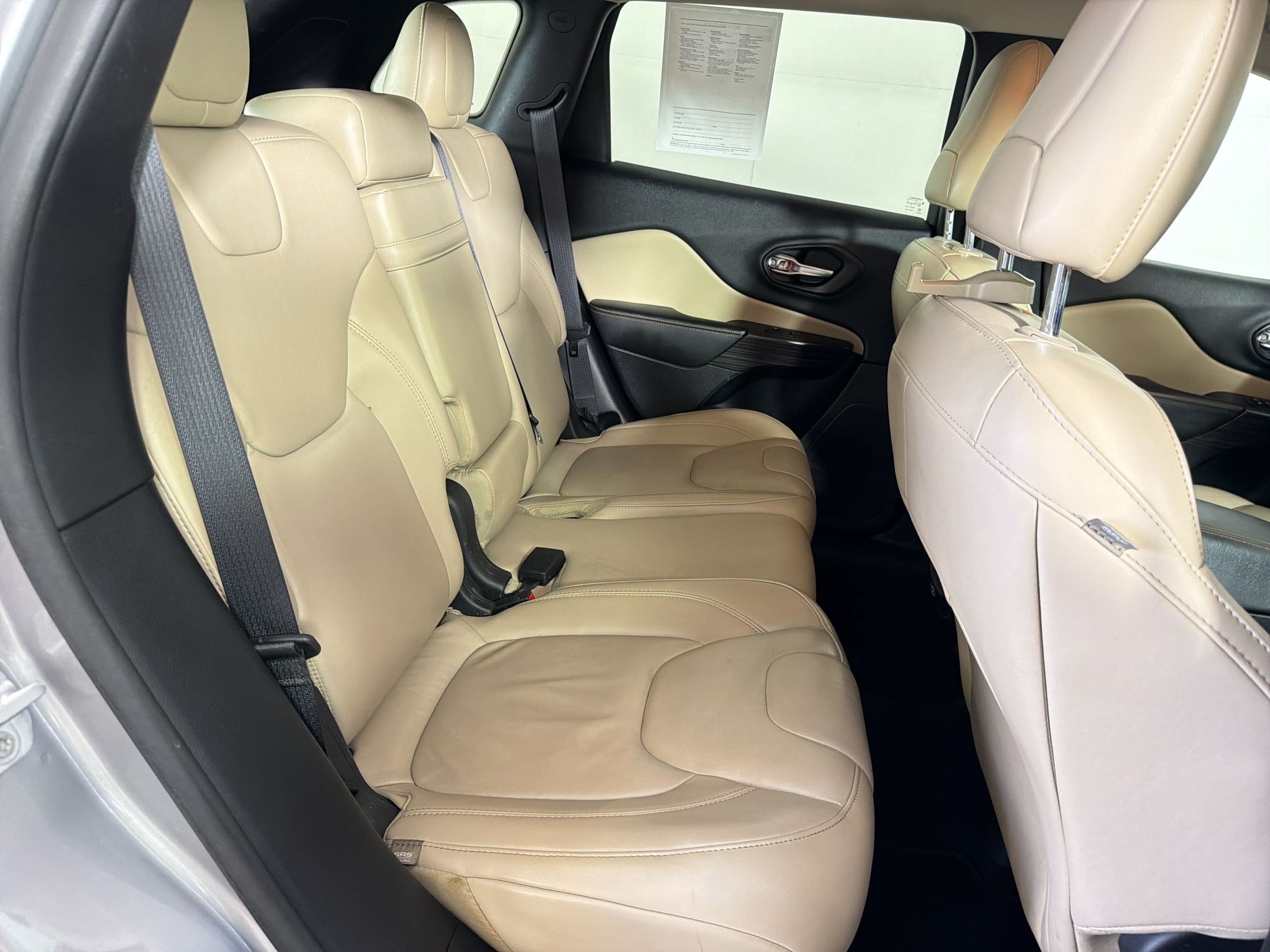 Used 2016 Jeep Cherokee Limited AWD/4WD image 29