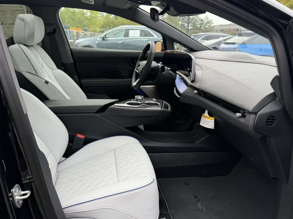 New 2026 Cadillac Optiq V AWD/4WD image 10
