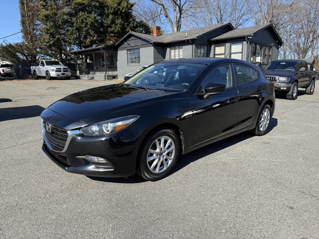 Used 2017 MAZDA MAZDA3 Sport image 2