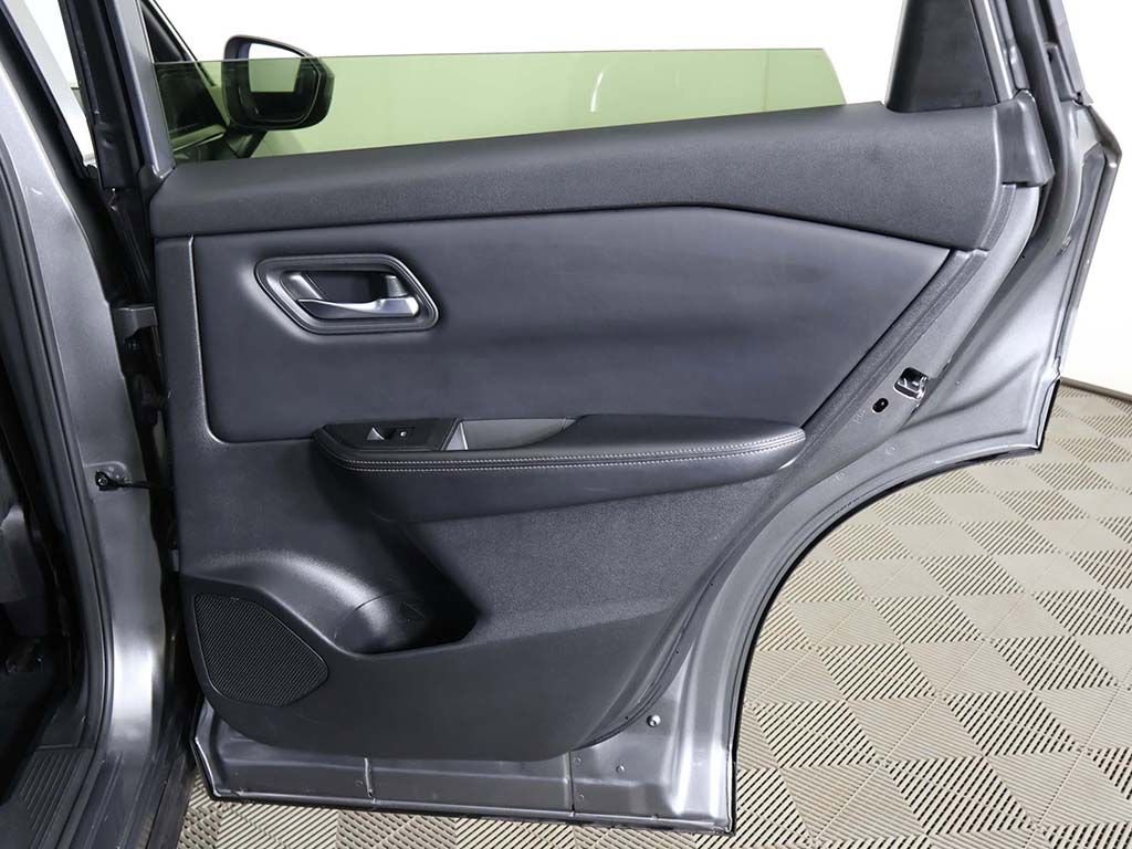 Used 2024 Nissan Rogue SV FWD image 24