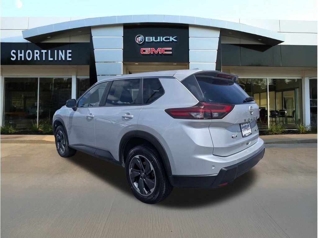 Used 2024 Nissan Rogue SV AWD/4WD image 5