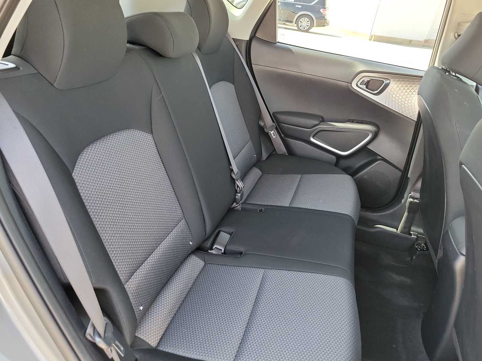Used 2025 Kia Soul LX w/ LX Technology Package FWD image 17