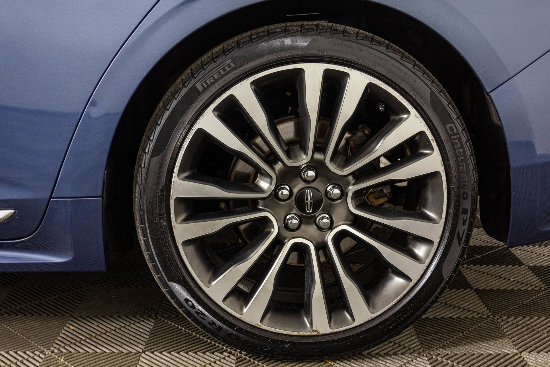 Used 2018 Lincoln Continental Select image 51