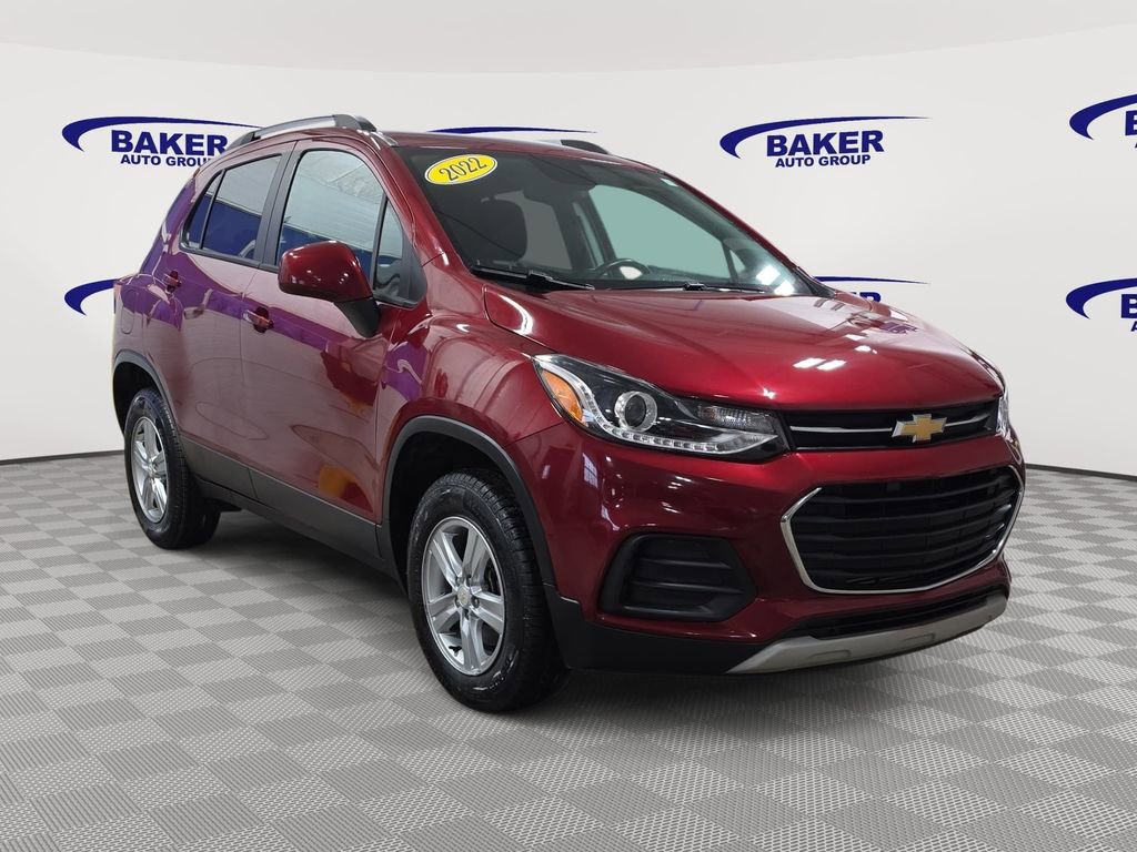 Certified 2022 Chevrolet Trax LT w/ LT Convenience Package image 3
