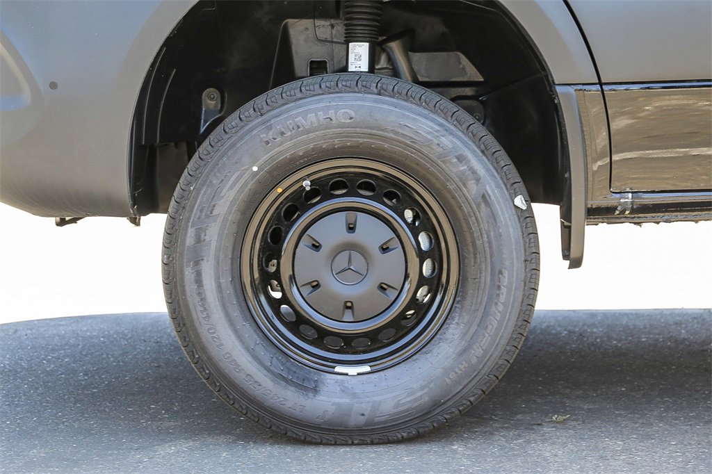 Used 2024 Mercedes-Benz Sprinter 144 Cargo image 10