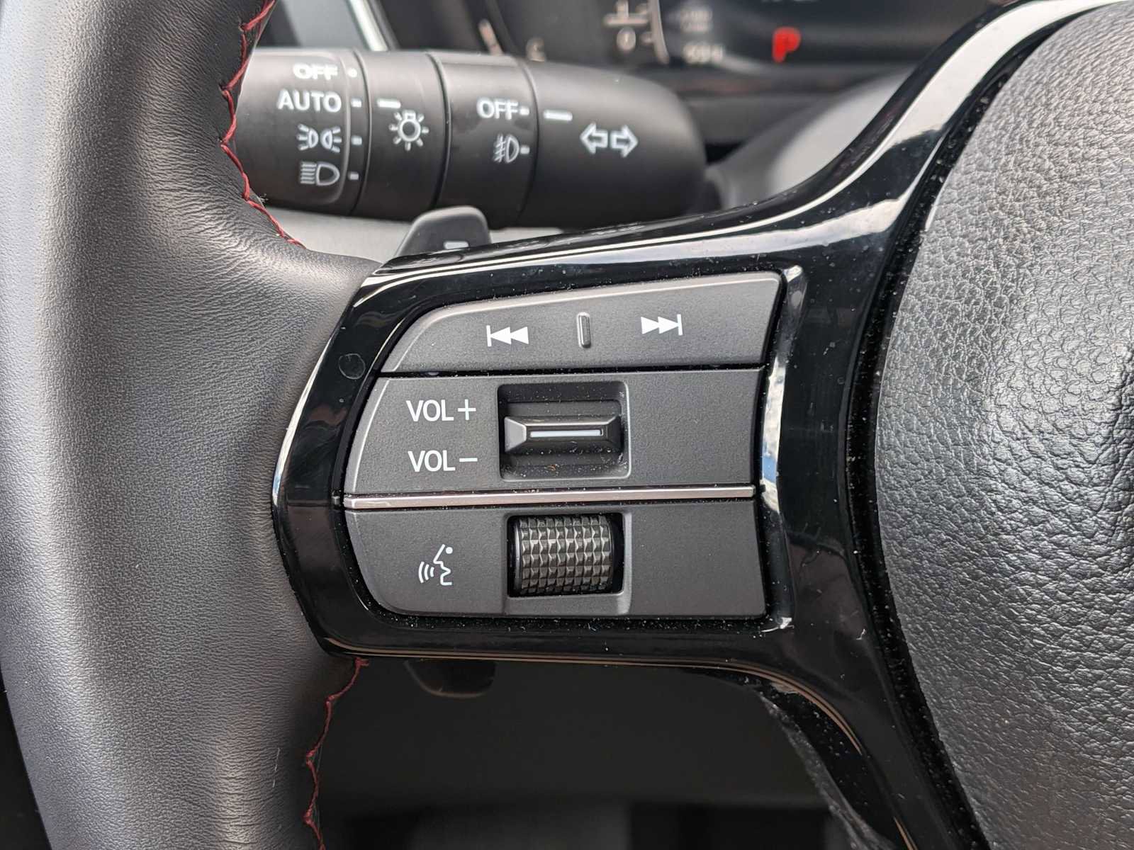 Used 2025 Honda Pilot Black Edition image 24