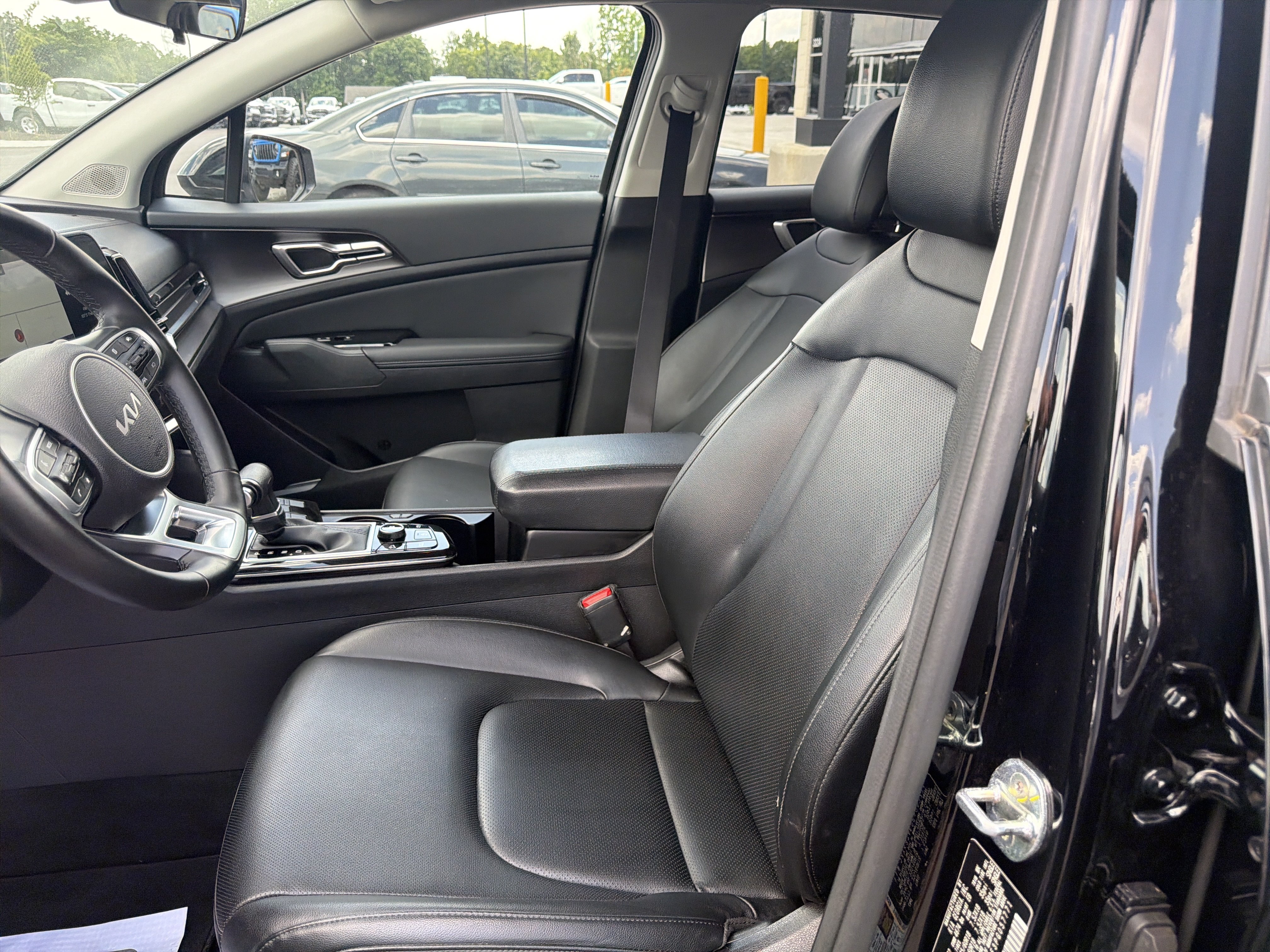 Used 2023 Kia Sportage EX FWD image 40
