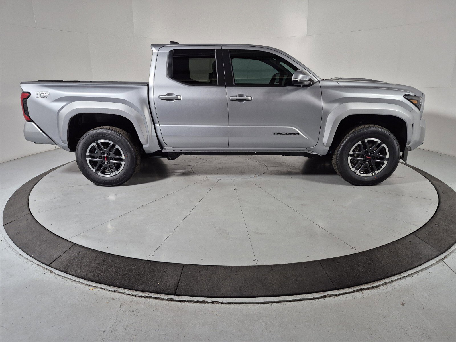 New 2025 Toyota Tacoma TRD Sport image 6