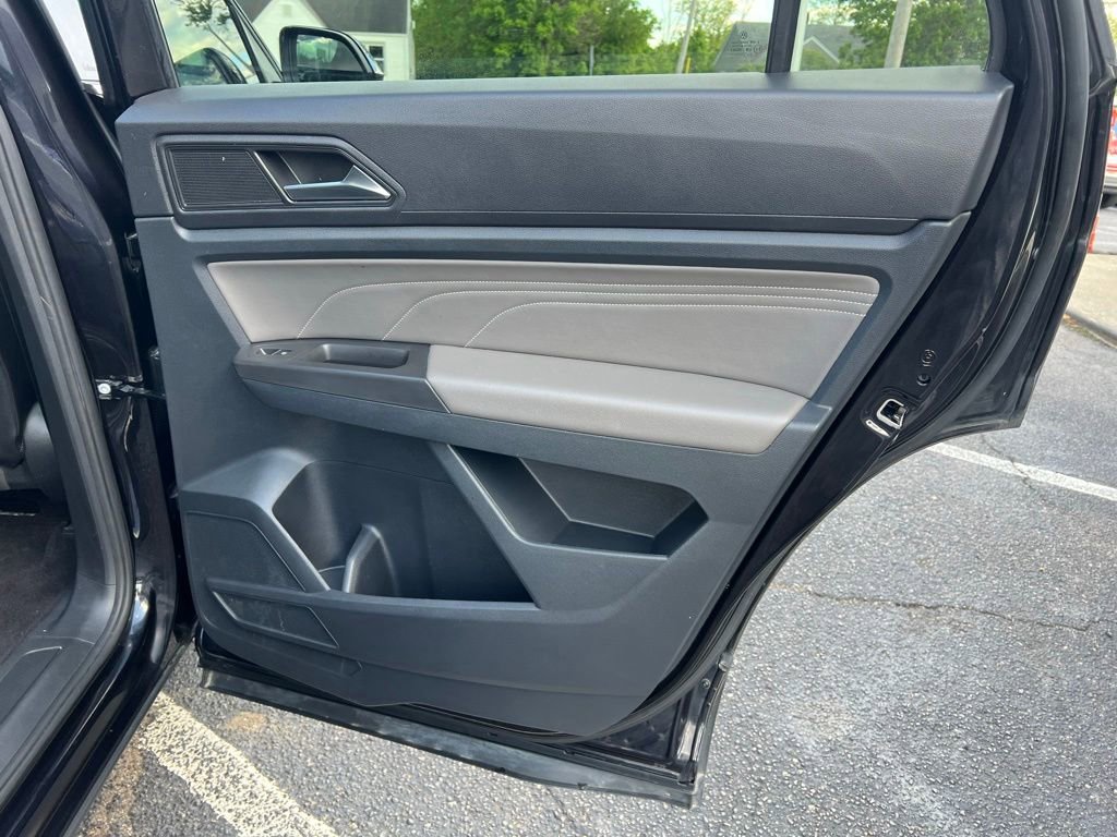 Used 2022 Volkswagen Atlas Cross Sport SE FWD image 27