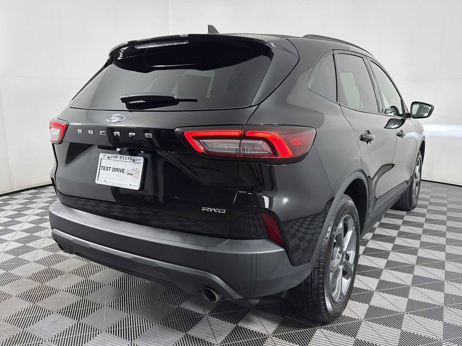 Used 2025 Ford Escape ST-Line image 12