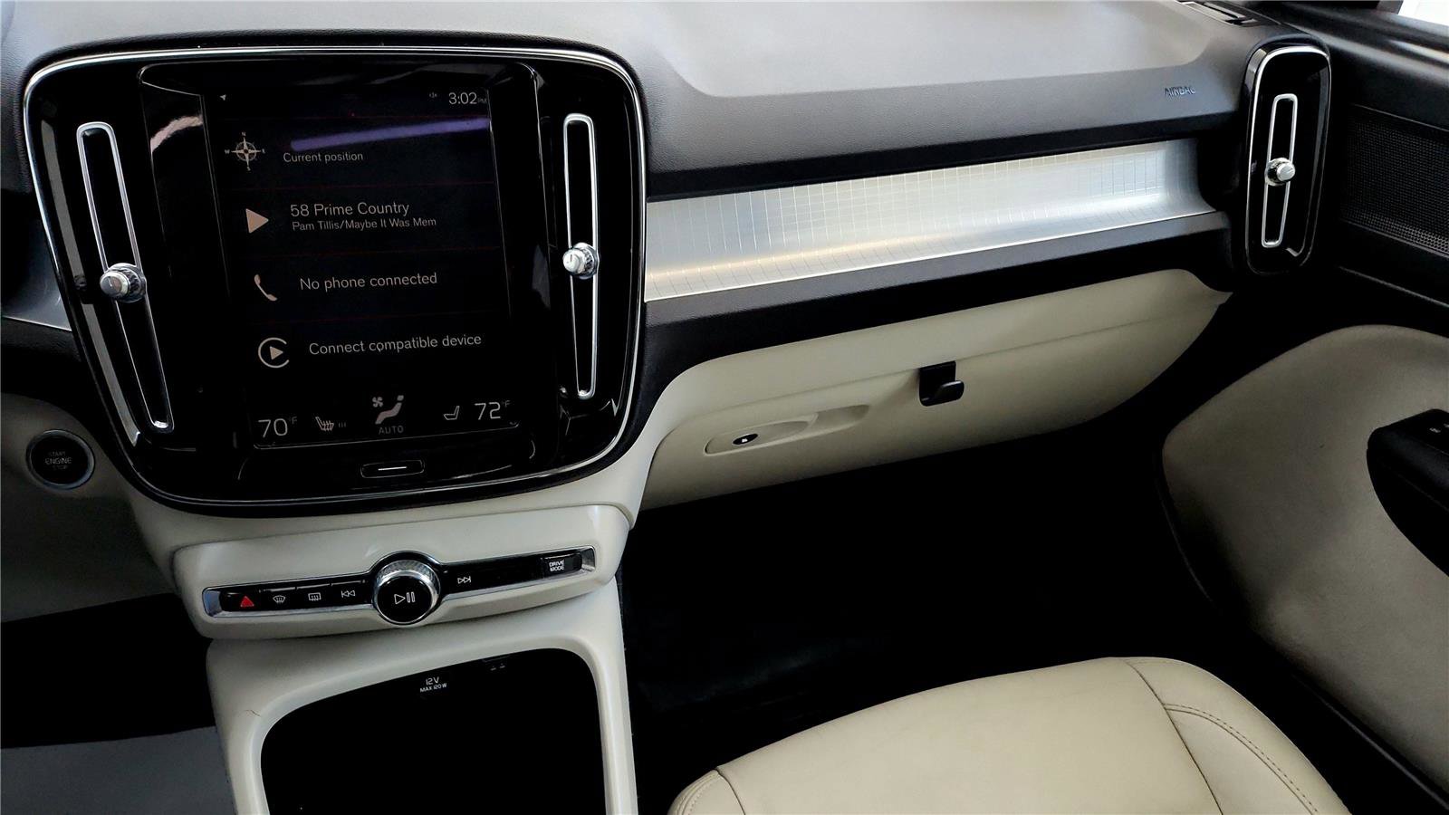 Used 2021 Volvo XC40 T5 Momentum w/ Premium Package image 31
