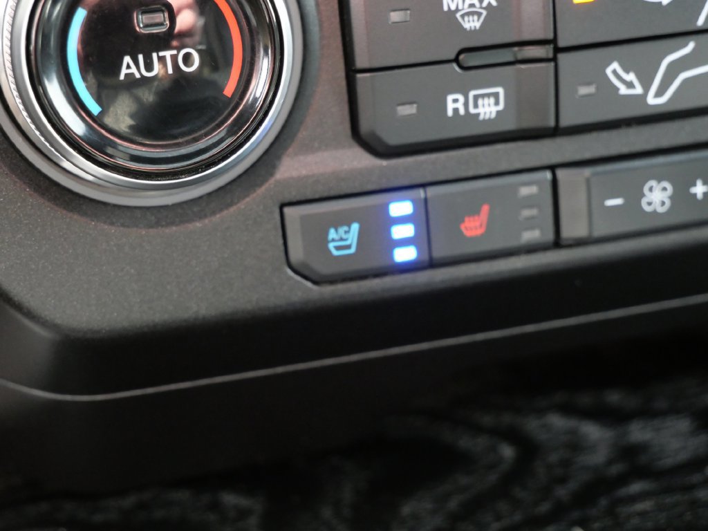 Used 2019 Ford F350 Platinum w/ Platinum Ultimate Package AWD/4WD image 24