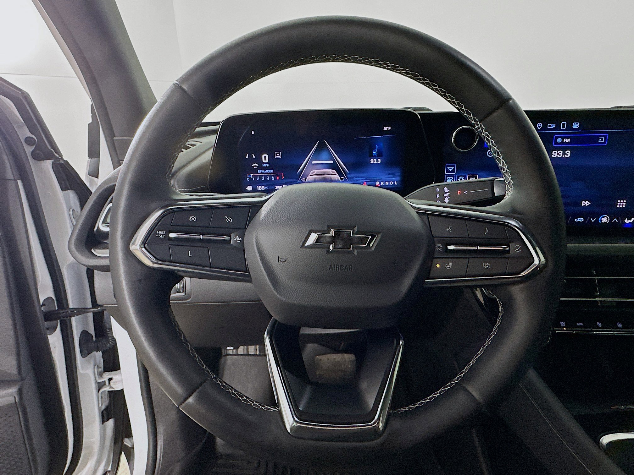 Used 2024 Chevrolet Traverse LT w/ Midnight/Sport Edition image 12