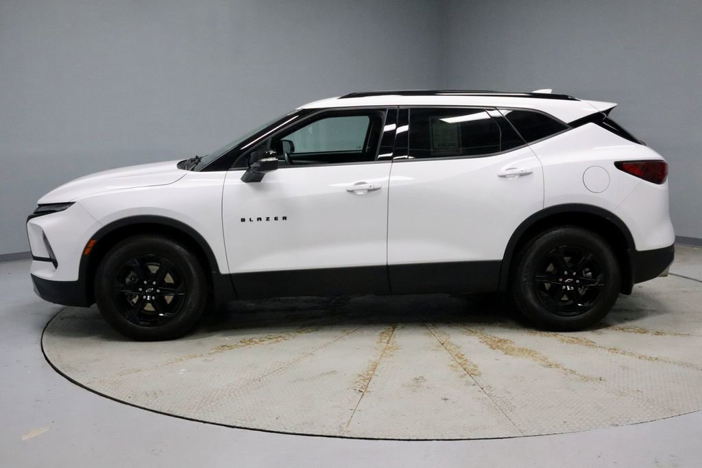 Used 2024 Chevrolet Blazer LT w/ Midnight/Sport Edition image 8