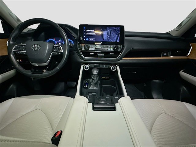 Used 2024 Toyota Grand Highlander Limited image 22