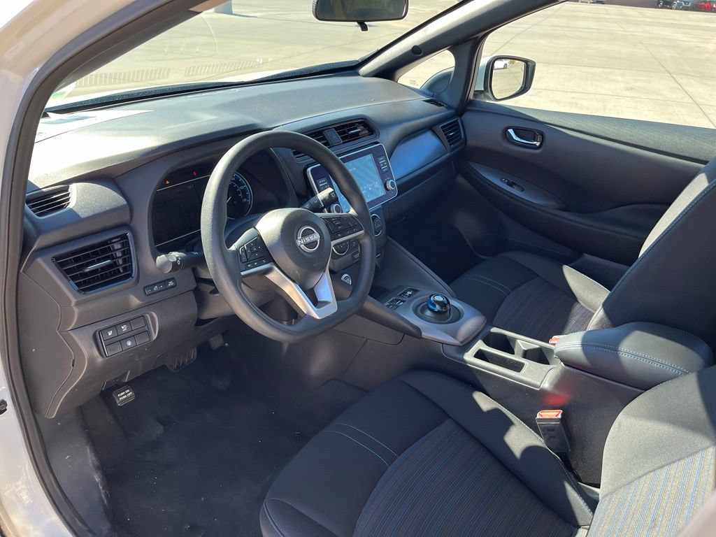 Used 2025 Nissan Leaf S FWD image 11