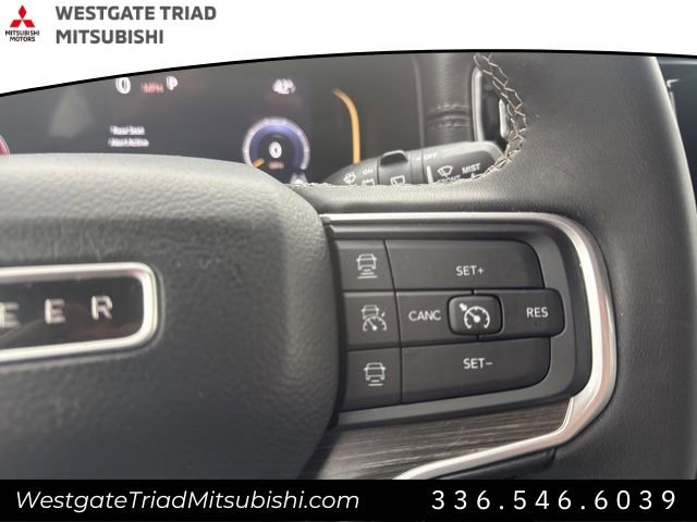 Used 2024 Jeep Wagoneer L Series II w/ Flexible Seating Group image 18