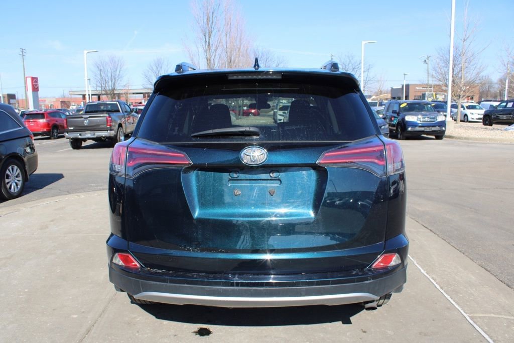 Used 2018 Toyota RAV4 XLE image 8