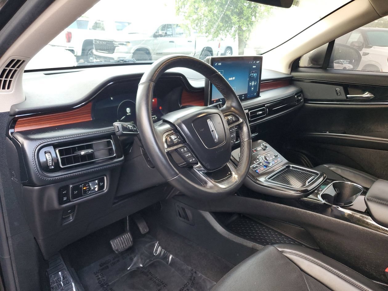 Used 2023 Lincoln Nautilus Reserve AWD/4WD image 19