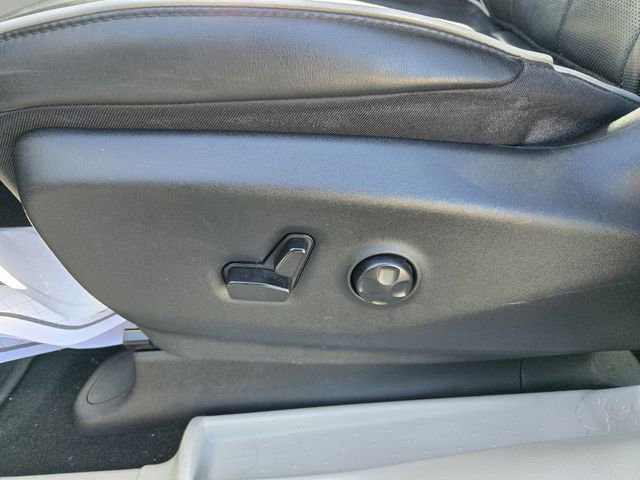 Used 2023 Chrysler Pacifica Limited image 19