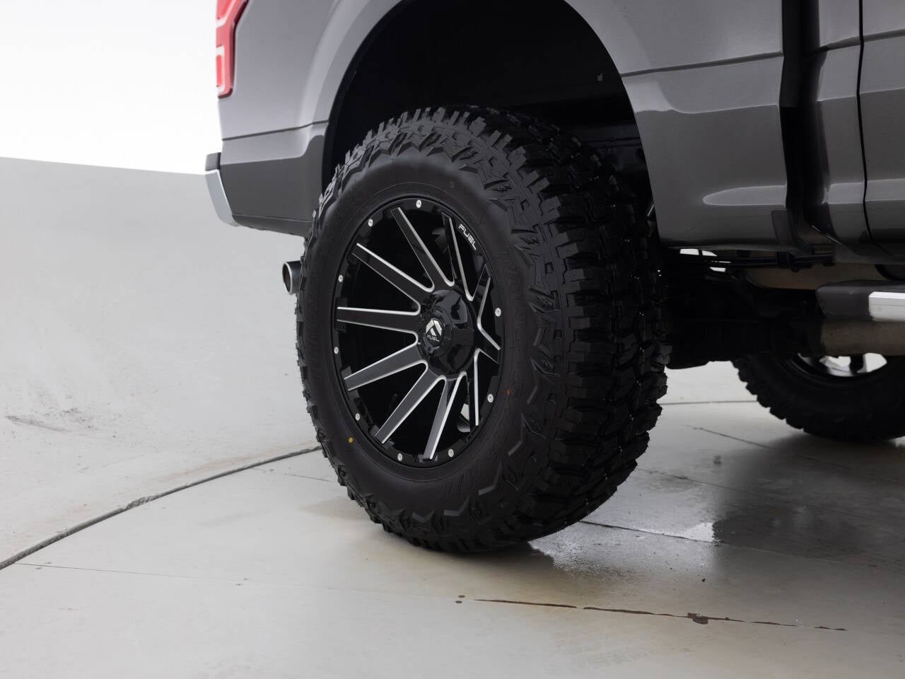 Used 2018 Ford F150 XLT w/ Equipment Group 302A Luxury image 19