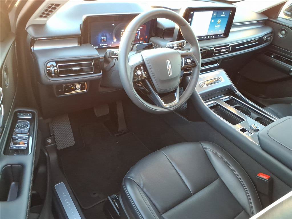 Used 2025 Lincoln Aviator AWD w/ Equipment Group 101A image 10