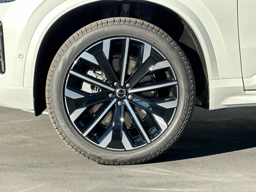 New 2026 Volvo XC90 B6 Plus w/ Protection Package Premier AWD/4WD image 26