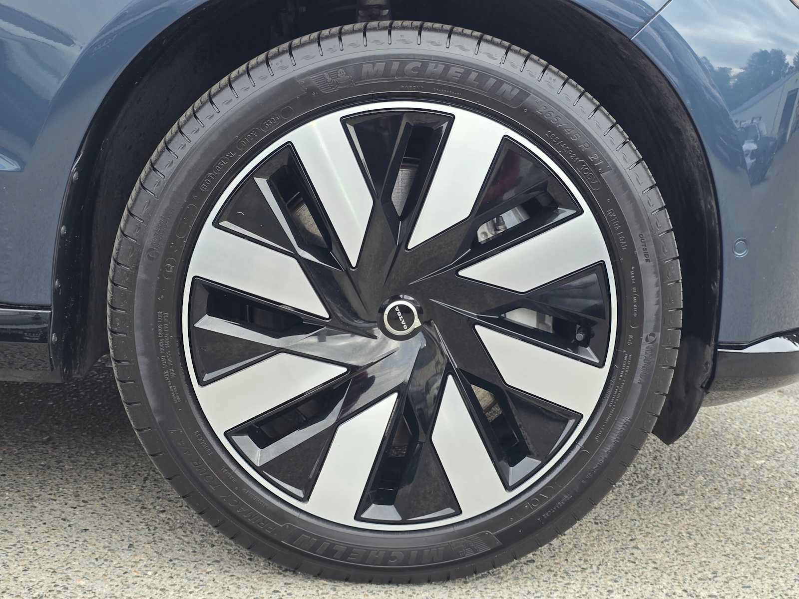 Certified 2025 Volvo EX90 Ultra AWD/4WD image 10