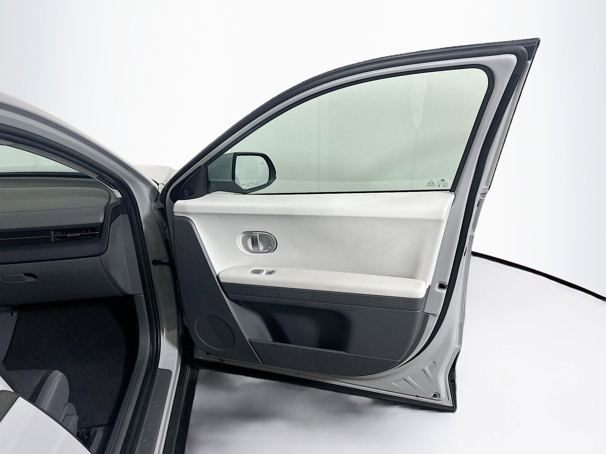 Used 2024 Hyundai Ioniq 5 SEL RWD image 34