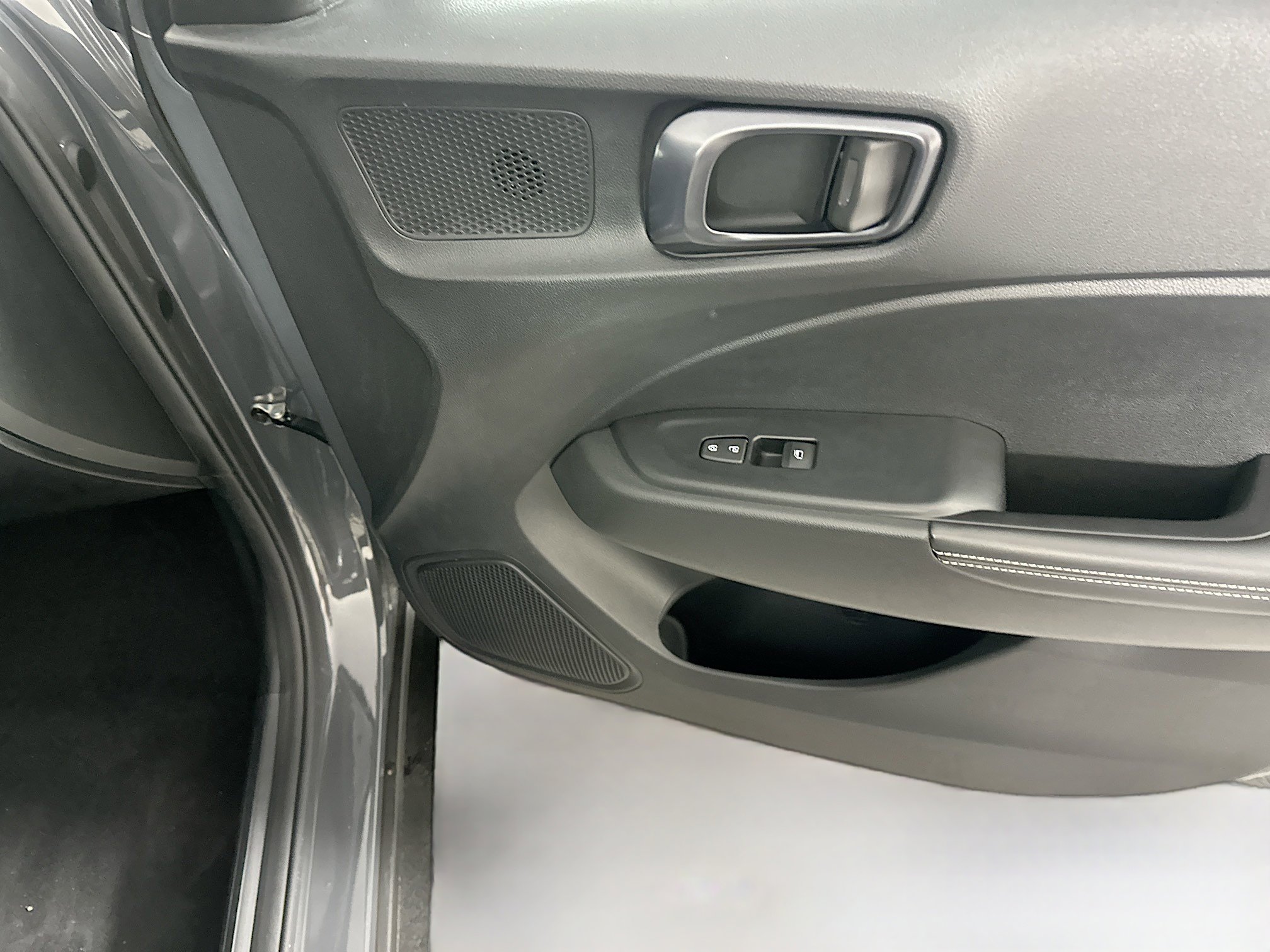 Used 2025 Hyundai Venue Limited image 31