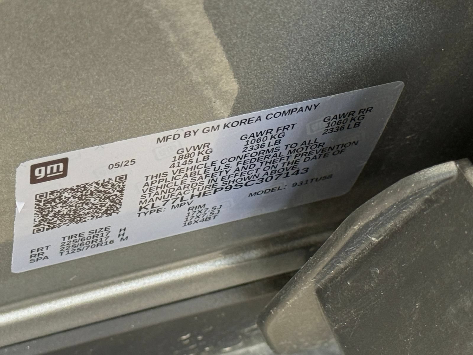 Used 2025 Chevrolet Trax LT FWD image 29