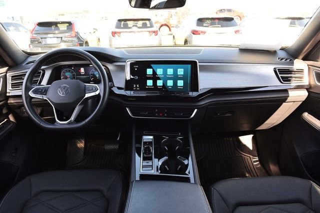 Certified 2024 Volkswagen Atlas Cross Sport SE image 7