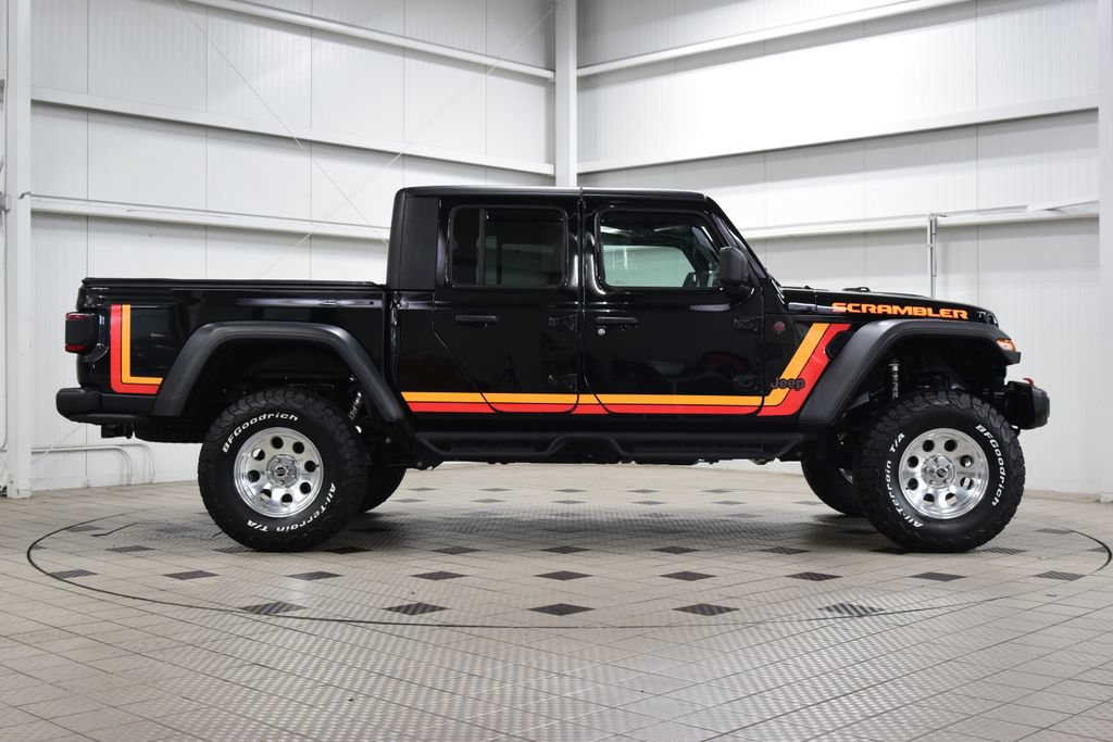 Used 2025 Jeep Gladiator Rubicon AWD/4WD image 9