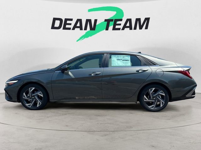 New 2025 Hyundai Elantra Limited image 4