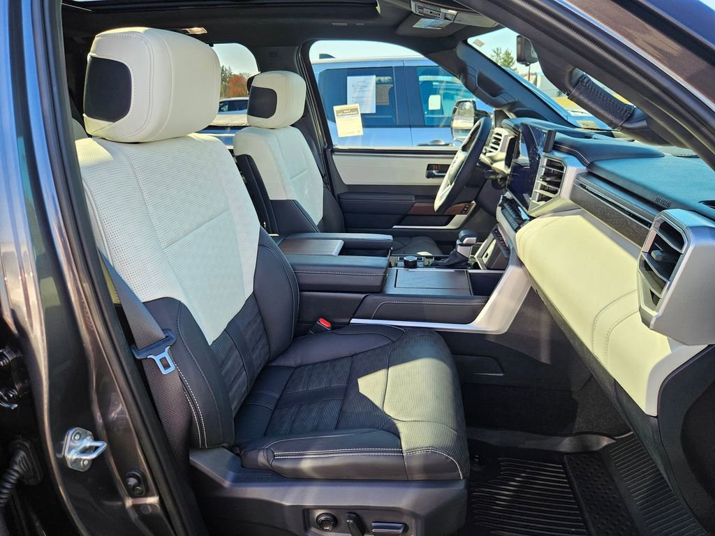 Used 2025 Toyota Sequoia Capstone image 31