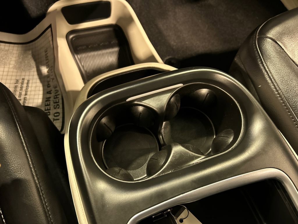 Used 2022 Chrysler Pacifica Touring-L image 24