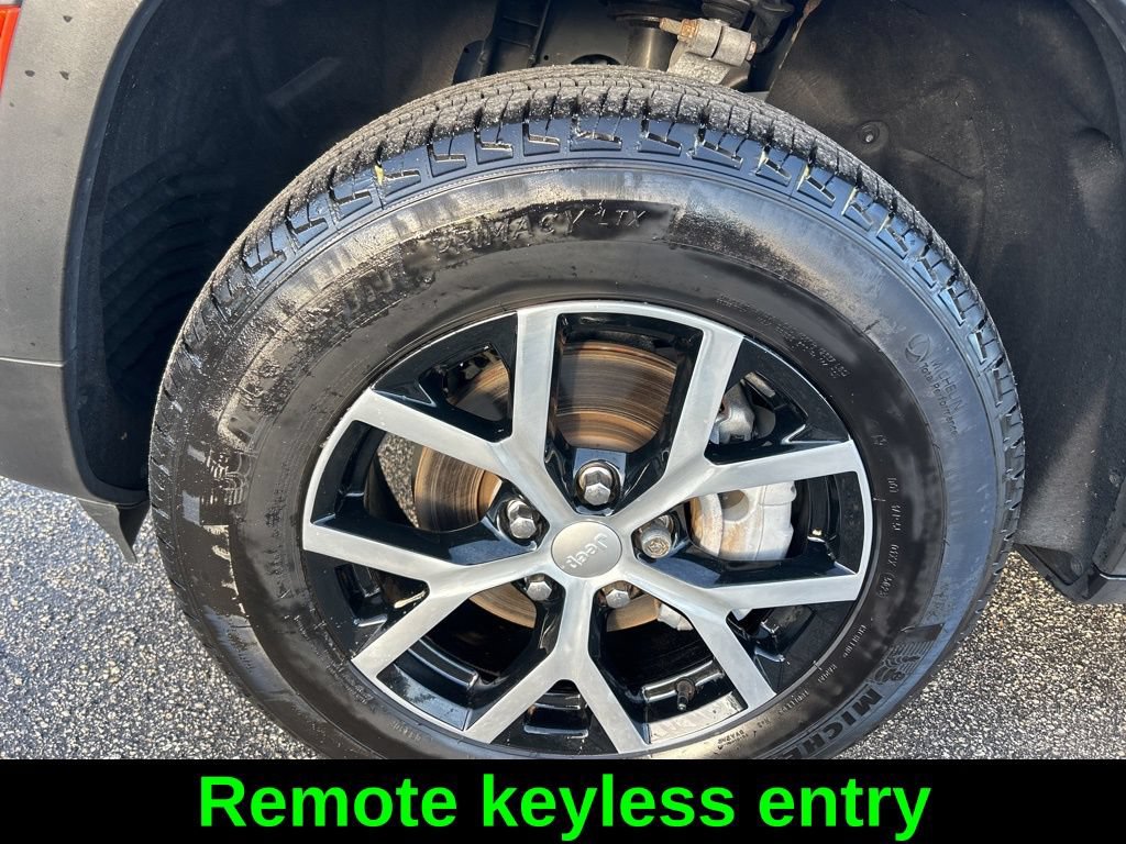 Used 2024 Jeep Grand Cherokee Limited AWD/4WD image 19