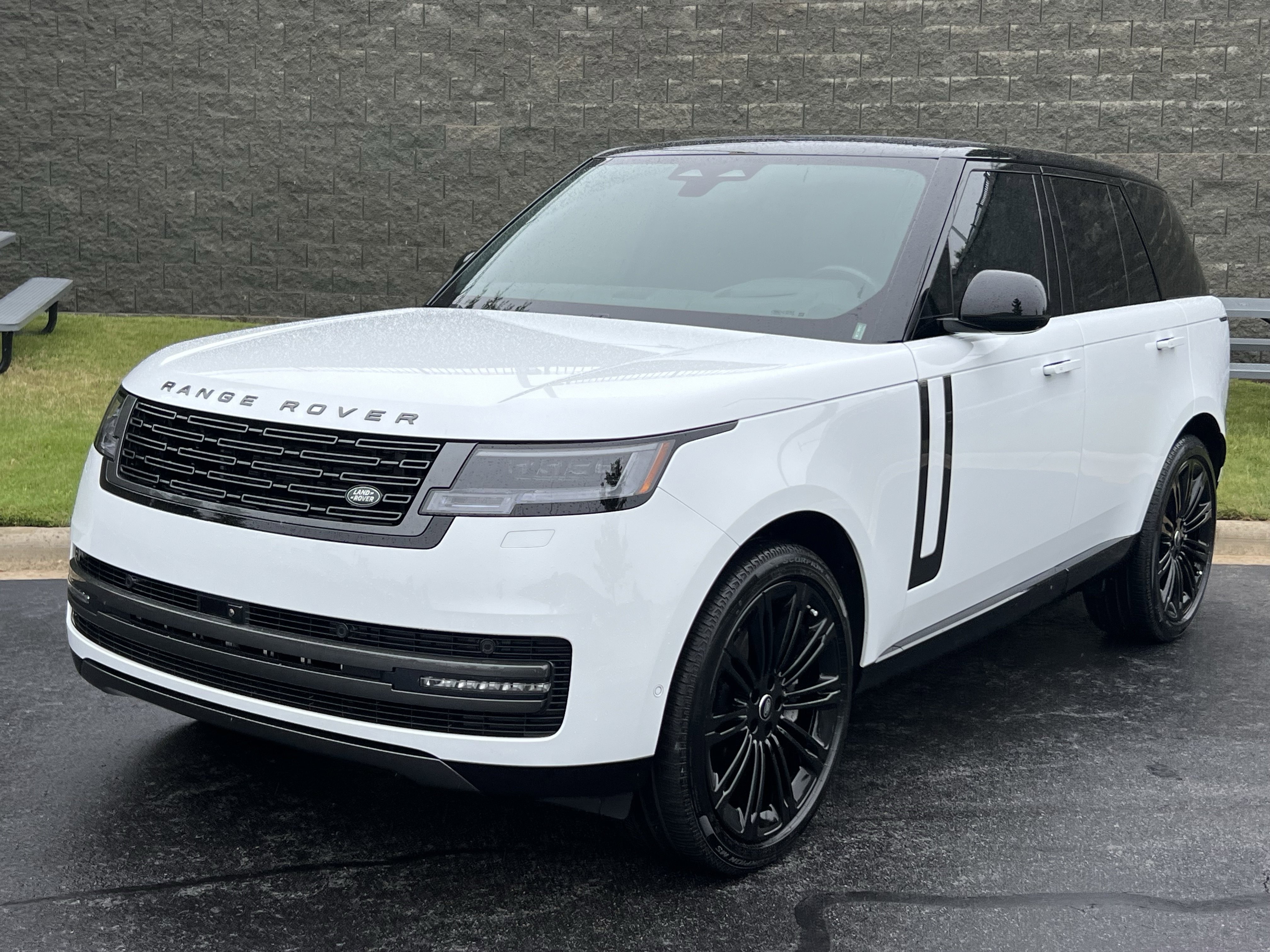Certified 2025 Land Rover Range Rover SE