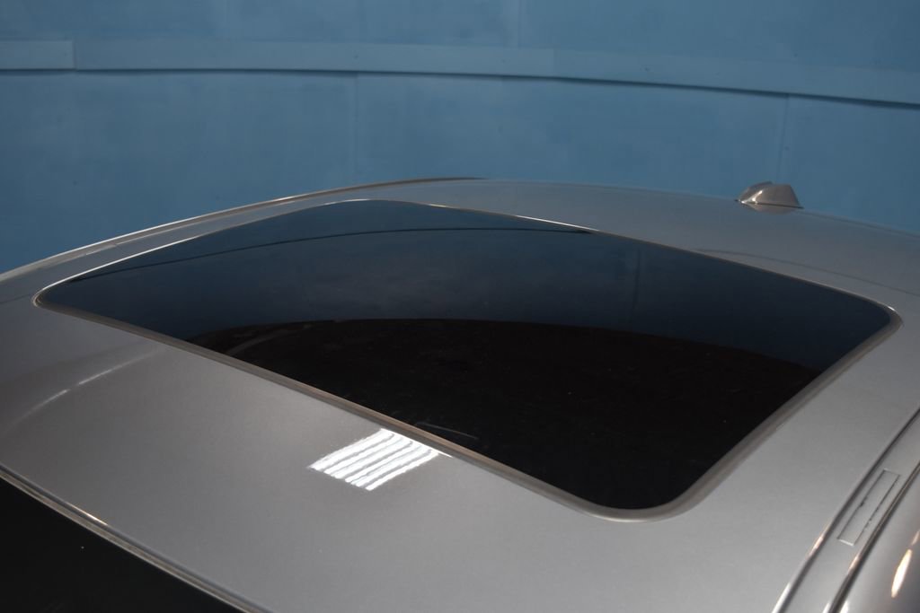 Certified 2025 BMW 330i xDrive Sedan w/ Premium Package image 23