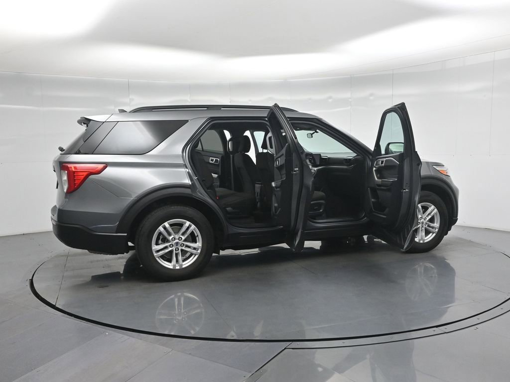 Certified 2023 Ford Explorer XLT image 5