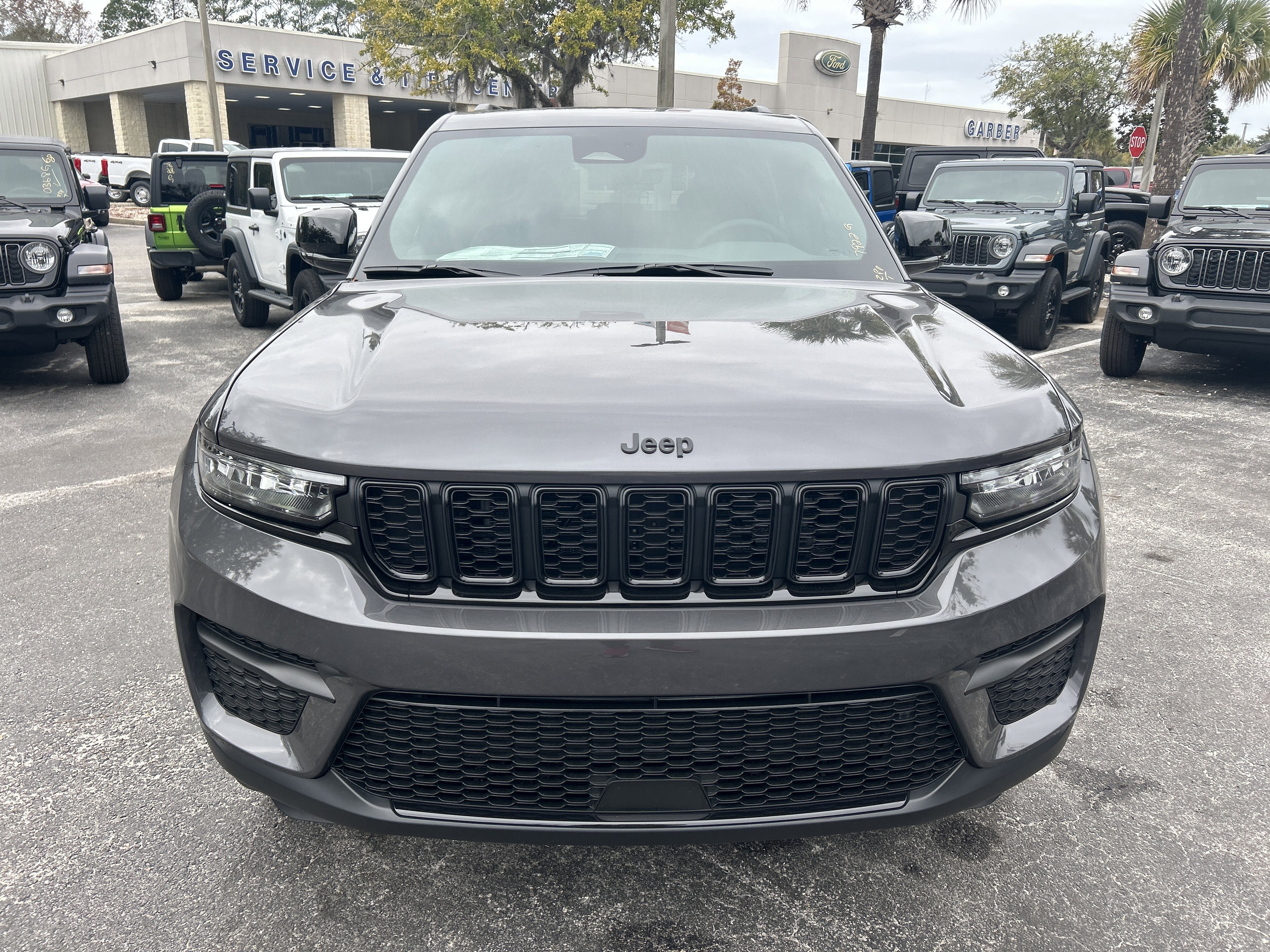 New 2025 Jeep Grand Cherokee Altitude image 2