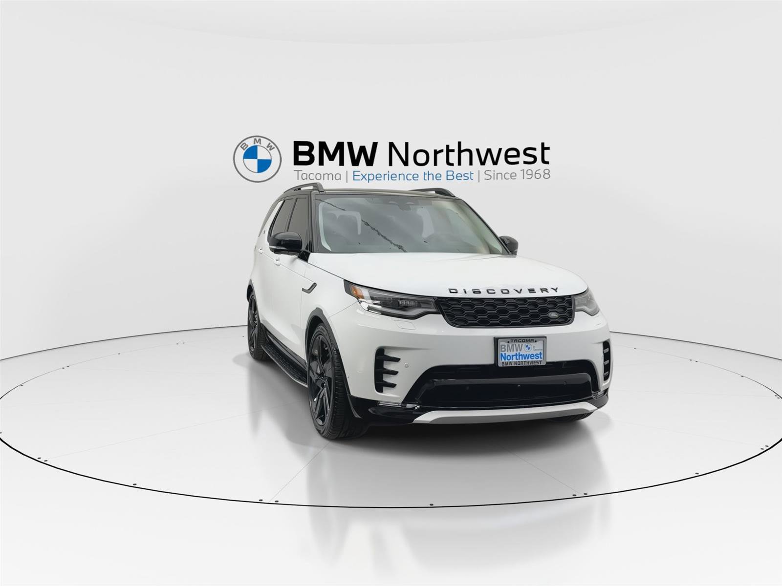 Used 2025 Land Rover Discovery Dynamic SE AWD/4WD image 7