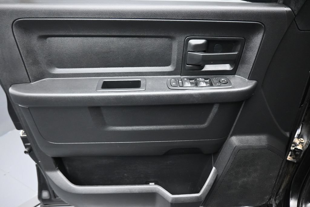 Used 2016 RAM 2500 Tradesman w/ Chrome Appearance Group AWD/4WD image 10
