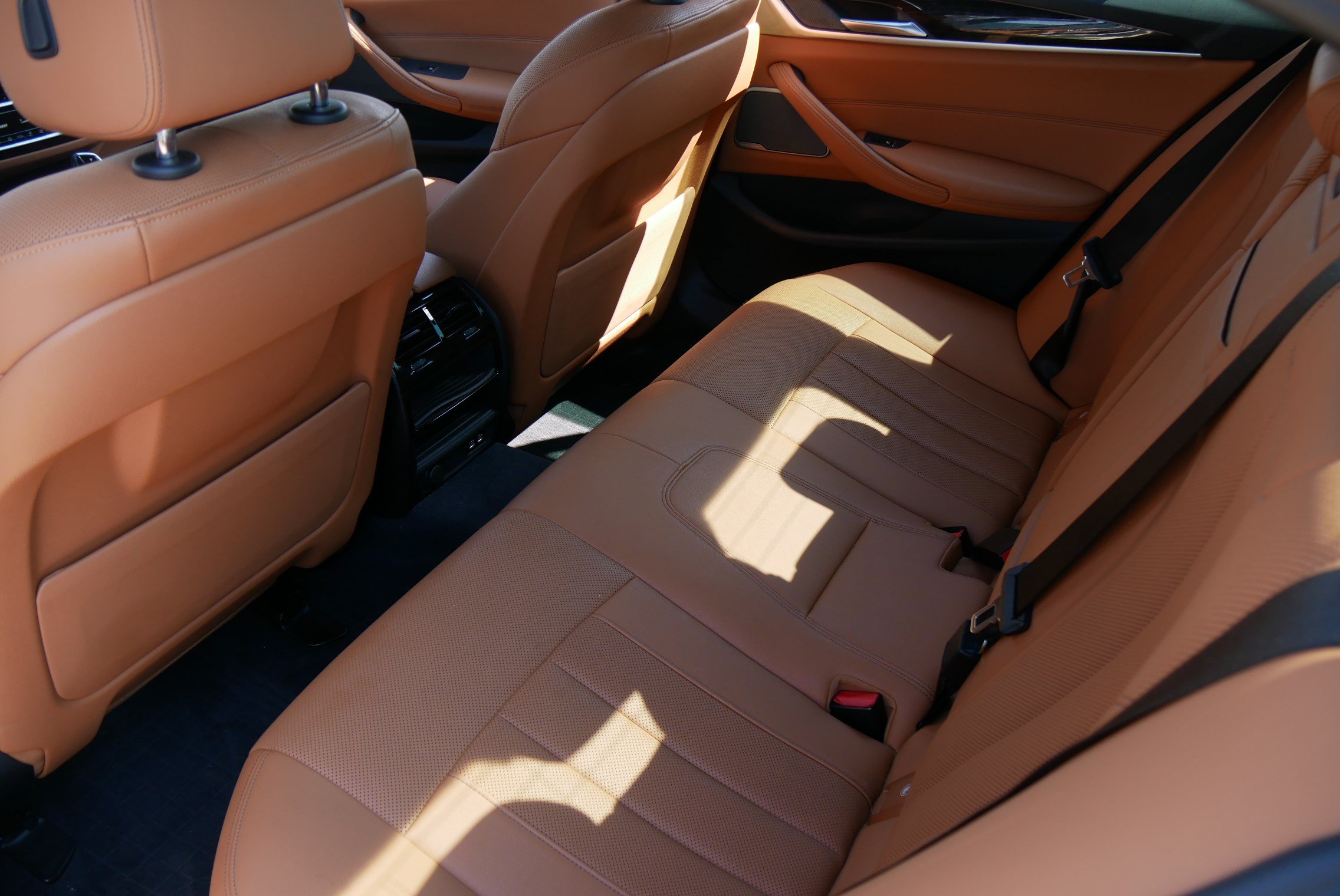 Used 2022 BMW 530i w/ Premium Package RWD image 13