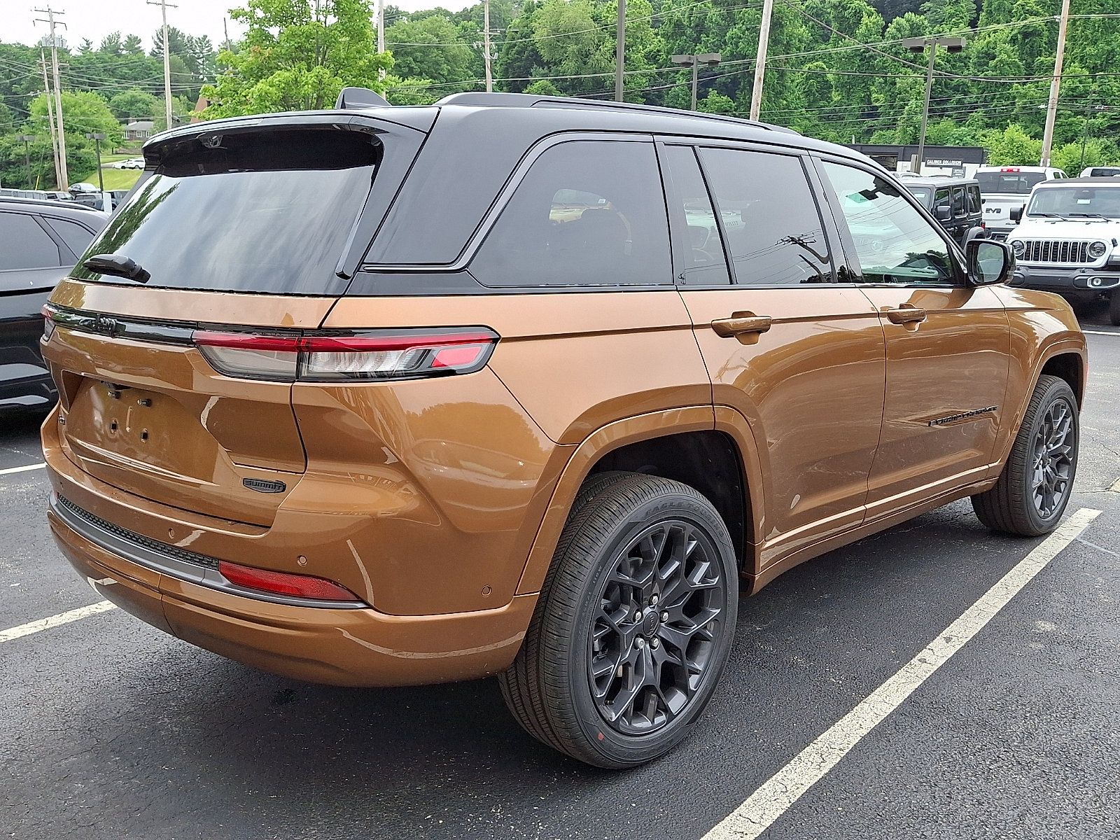 New 2026 Jeep Grand Cherokee Summit w/ Obsidian Package AWD/4WD image 3