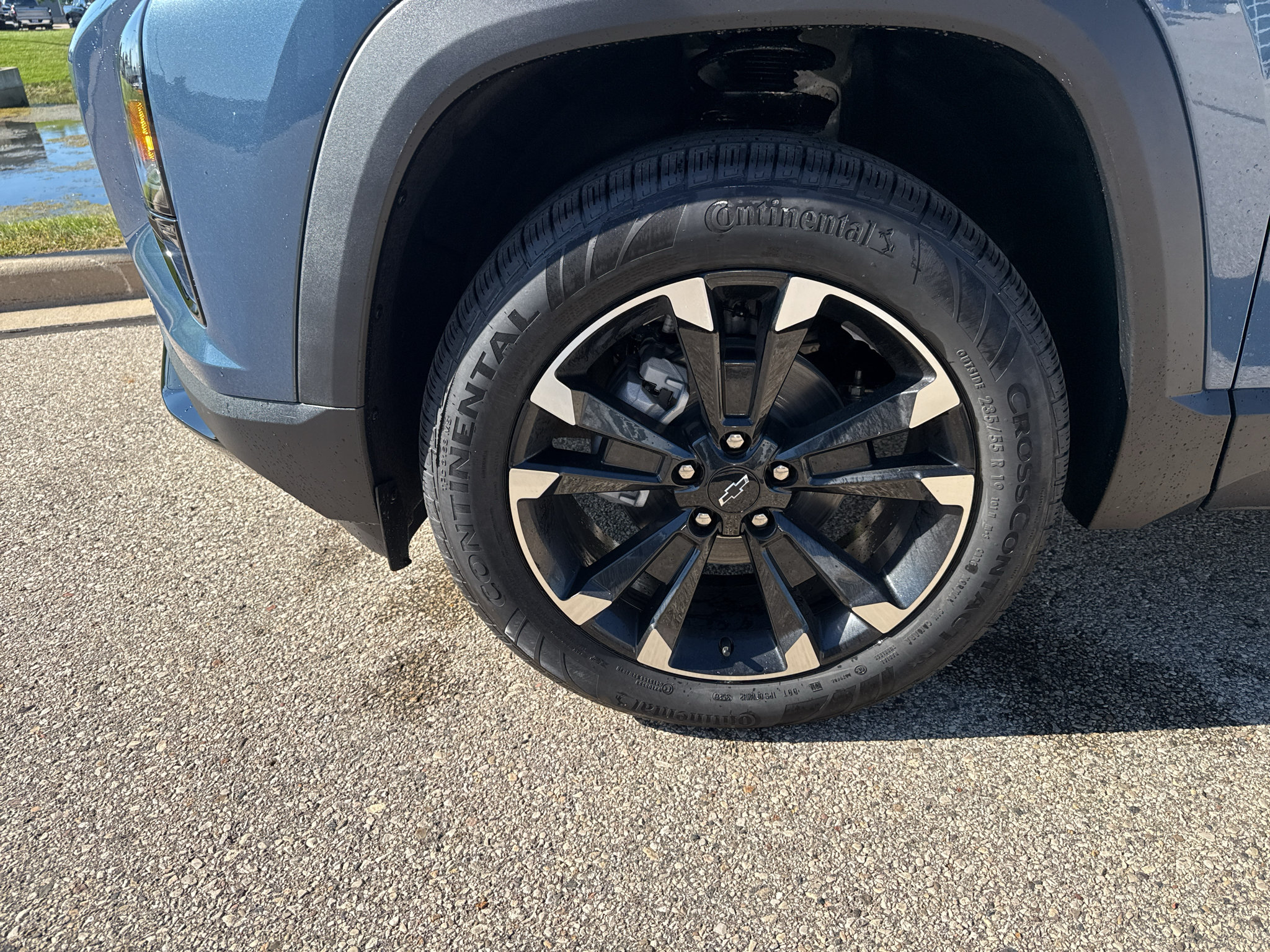 New 2027 Chevrolet Equinox RS w/ Safety and Technology Package AWD/4WD image 7