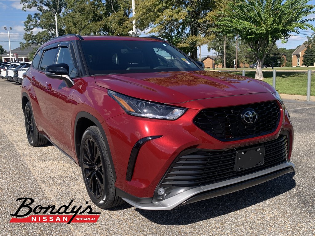 Used 2023 Toyota Highlander XSE FWD image 1