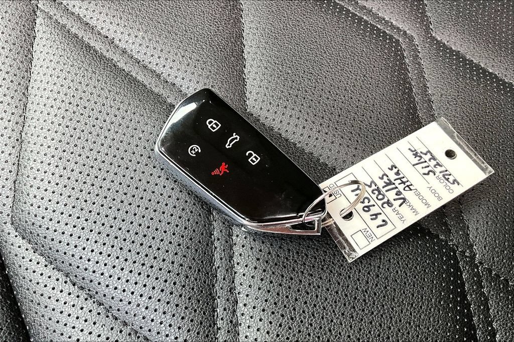 Used 2025 Volkswagen Atlas SE AWD/4WD image 6